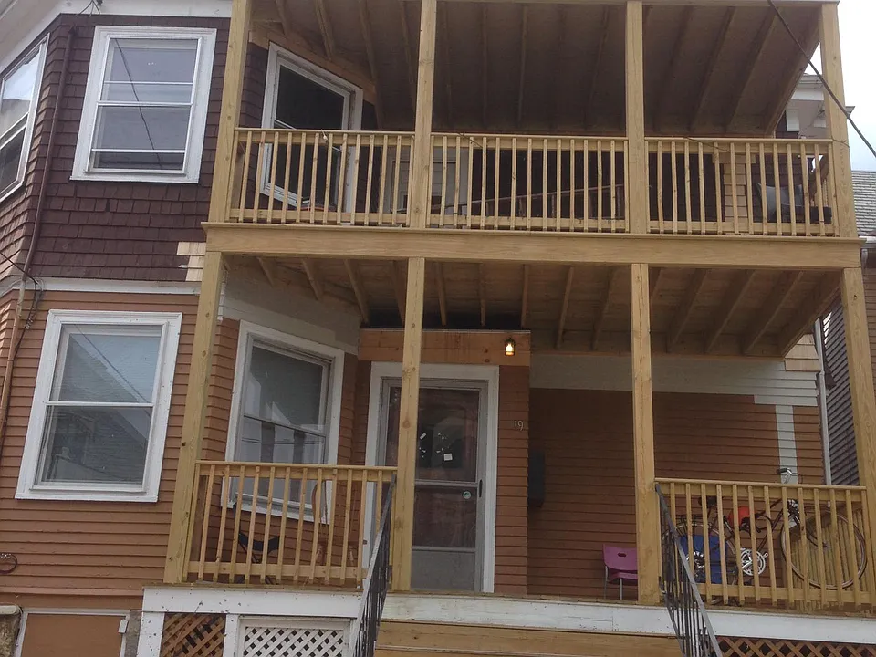 19 Burr St #2