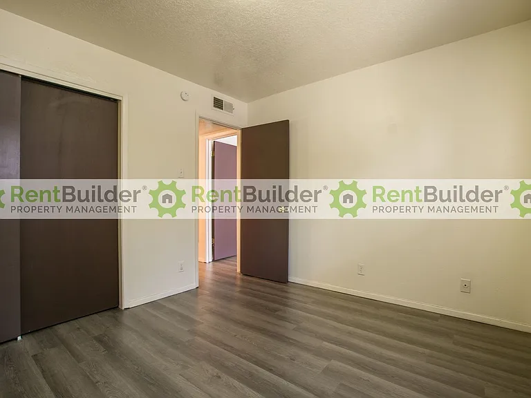 12124 Menaul Blvd NE — Photo 7