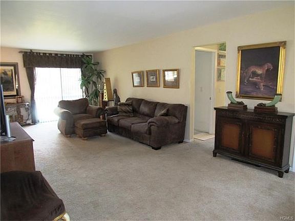 Bright LR w/2nd deck