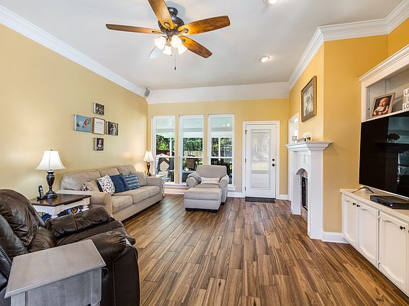 3rd image of 7525 Pecan Grove Dr