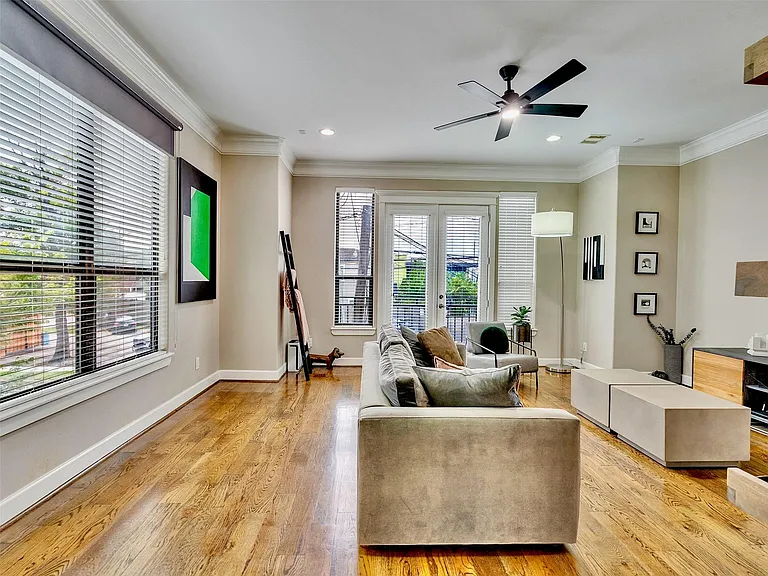 1206 W 14th St — Photo 17