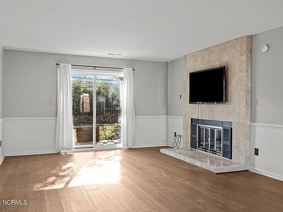 4th image of 3905 Guardian Avenue #G-27