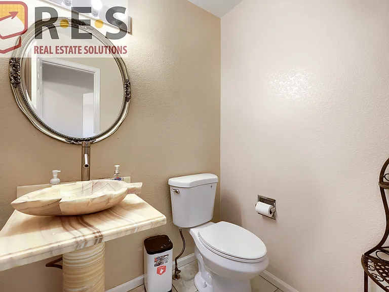 10242 Jill Ave — Photo 12
