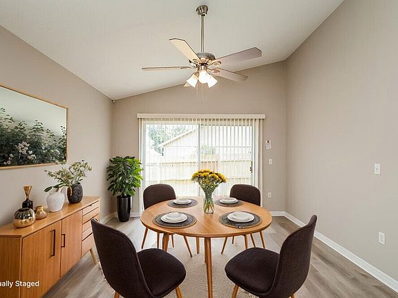 5th image of 303 Riunite Cir