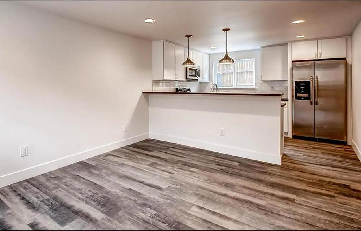 2 bed, 750 sqft, $1,995 — Photo 2