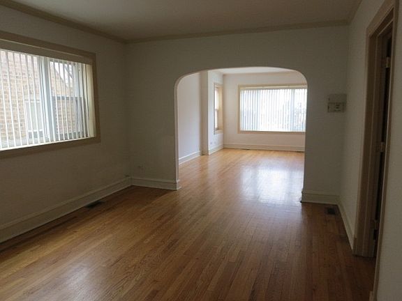 4th image of 3055 N Parkside Ave