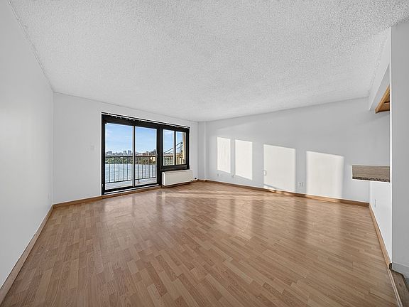 4th image of 25-40 Shore Blvd #15Q