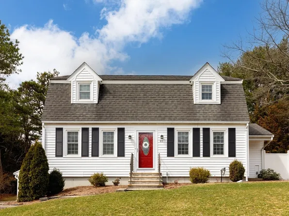 93 N Triangle Dr, Plymouth, MA 02360