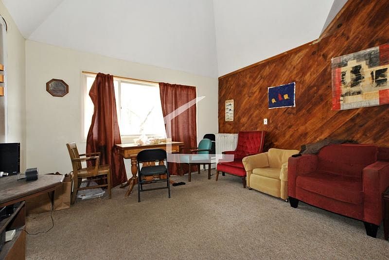 2nd image of 143 Kilsyth Rd #5IASS