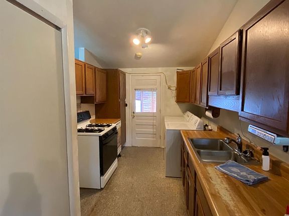 4th image of 2728 Cumberland Ave