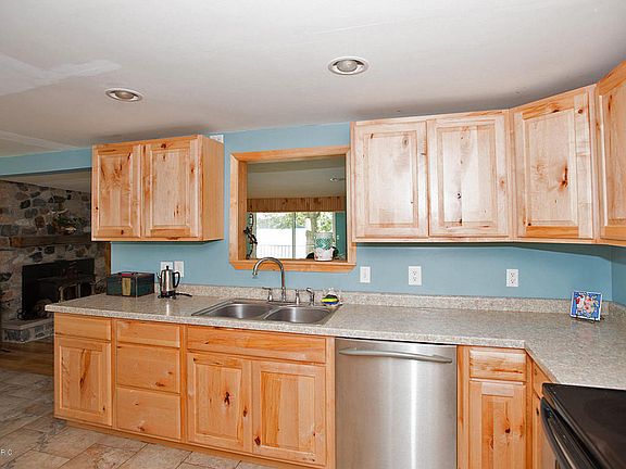 5th image of 242 Tuttle Park Dr
