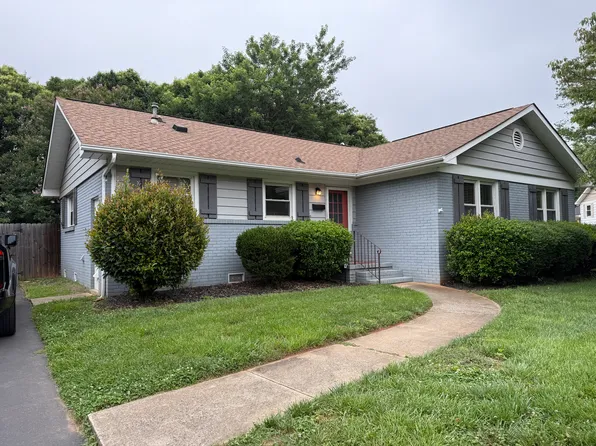 1731 Delchester Dr, Charlotte, NC 28210