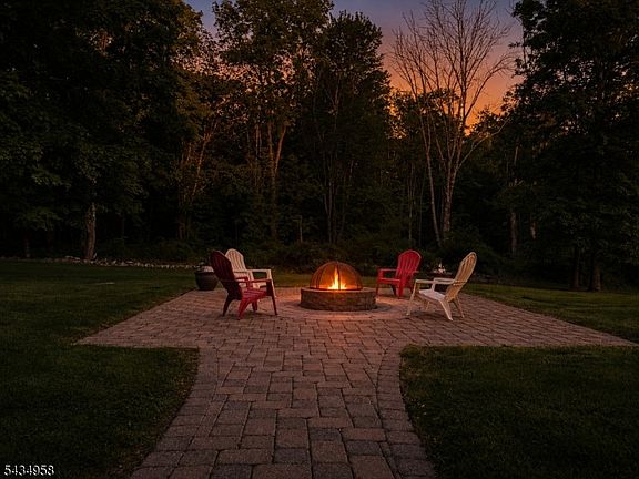 4th image of 62 Mary Jones Rd