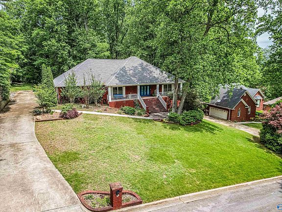 3rd image of 315 Mossy Oak Dr