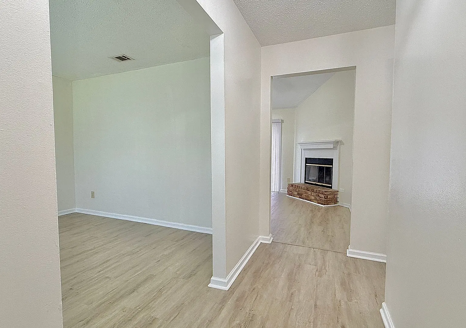 Move-In Ready! (Pet Friendly) — Photo 3