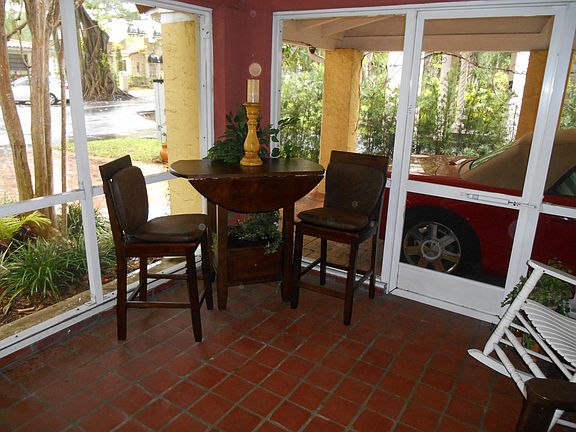 5th image of 1028 Almeria Ave