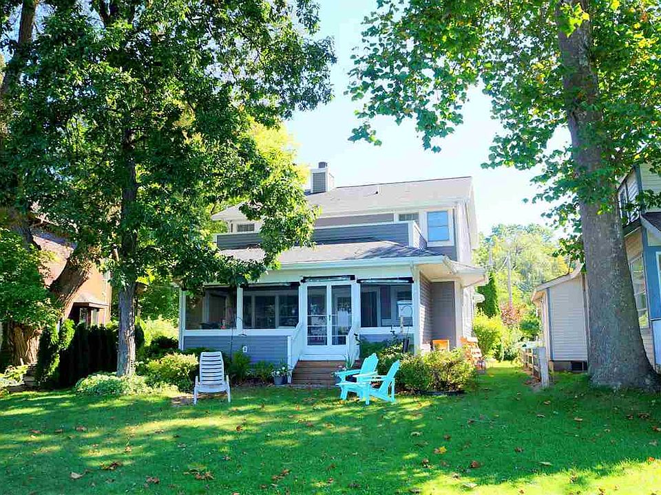 1st image of 810 Lakeview Dr