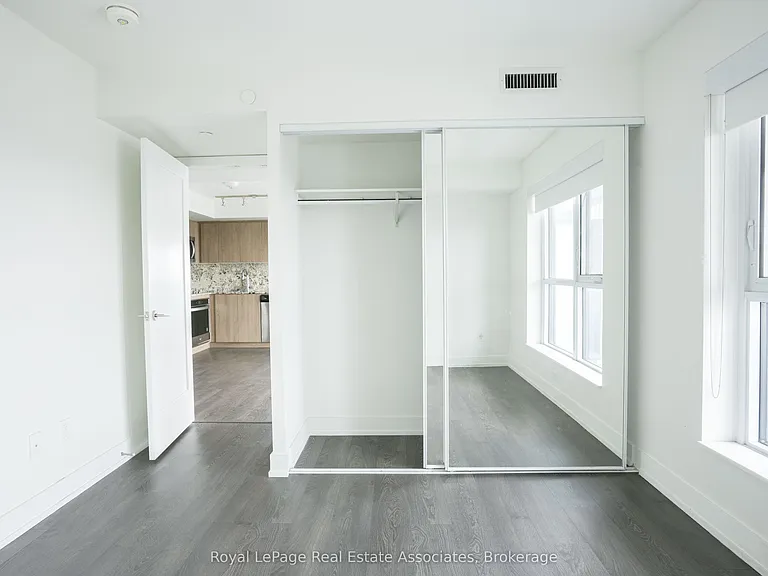 5 Mabelle Ave #1828 — Photo 19