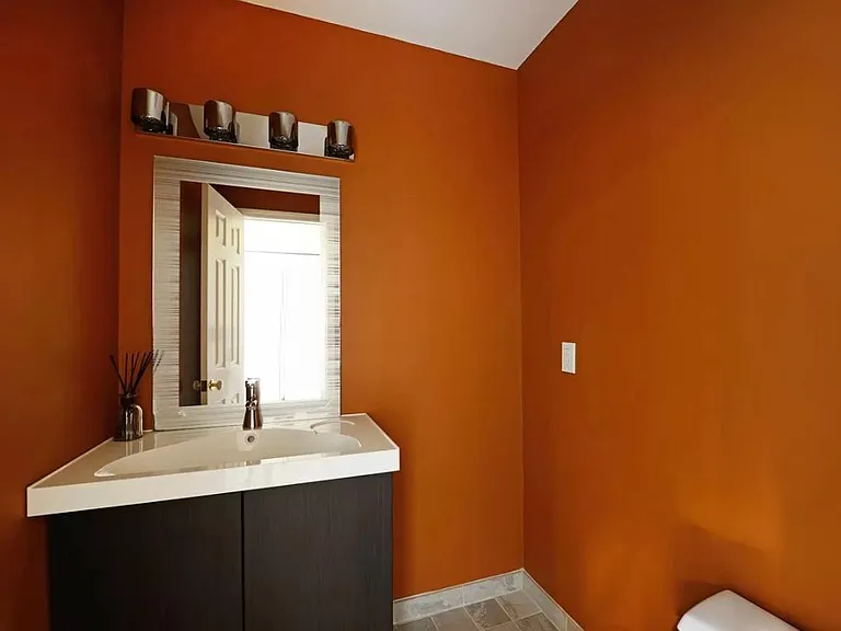 300 Gorge Rd #2 — Photo 4