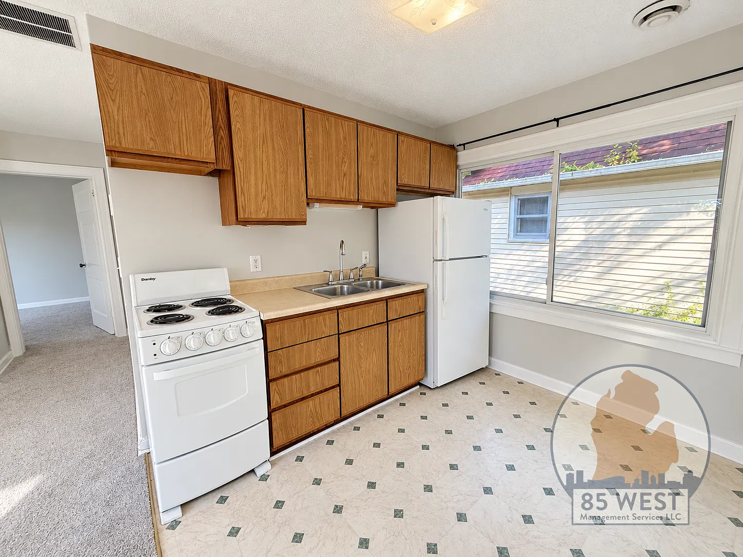 2 bed, 850 sqft, $1,300 — Photo 3