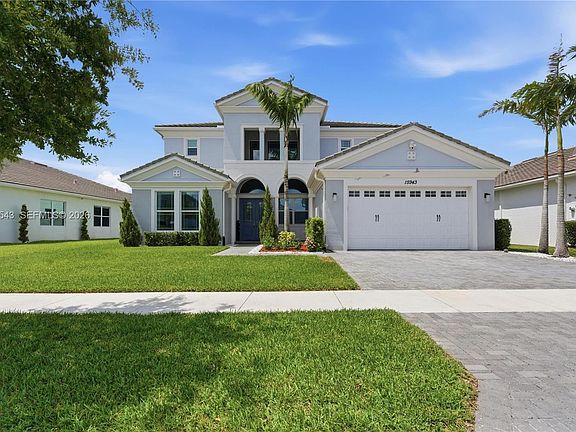2nd image of 15943 Whippoorwill Cir