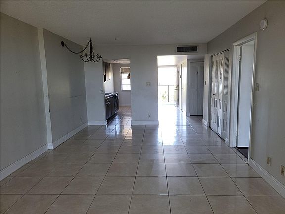 5th image of 3121 NW 47th Terrace #403