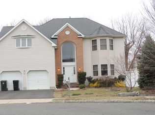 8 Brian Ct, Hazlet, NJ 07730
