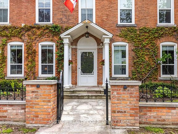 3rd image of 38 Yates St