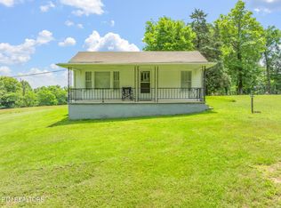 262 Harding Rd, Harriman, TN 37748