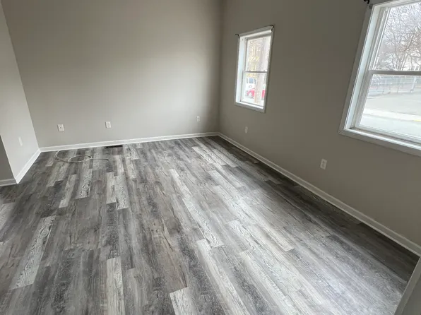 196 Main St #1, Cohoes, NY 12047