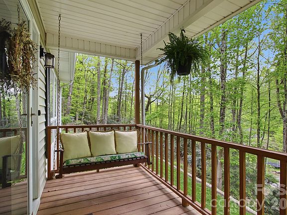5th image of 648 Cool Woods Dr