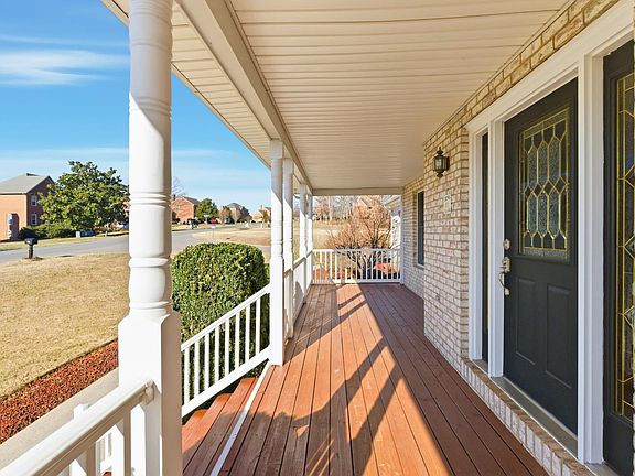 4th image of 111 London Downs Dr