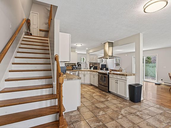 5th image of 642 Limerick Road
