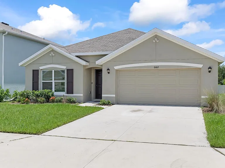 10663 Chippewa Dr — Photo 2