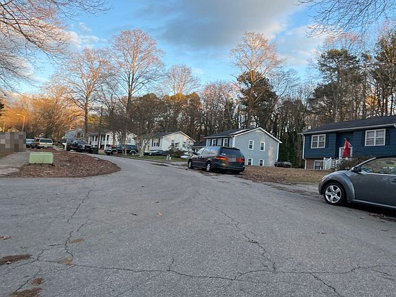 4th image of 1013 Mockingbird Dr