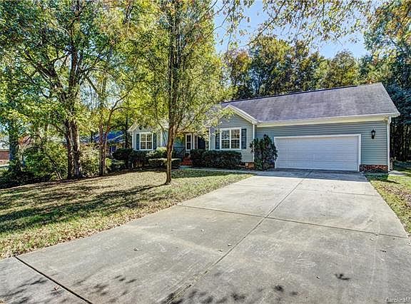 3rd image of 8437 Willow Oak Ln