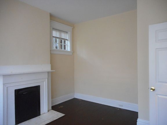4th image of 2818 Barton Ave