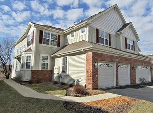 253 Birch Ln, St Charles, IL 60175