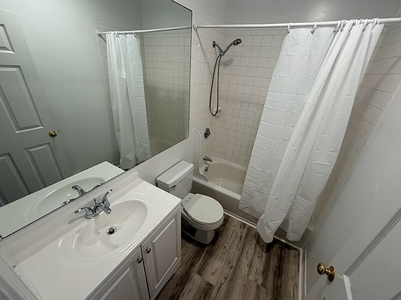 3rd image of 1750 Washington St APT 11