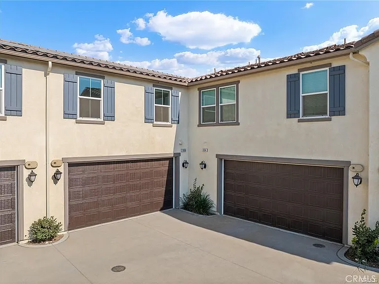 3906 E Coronado Privado — Photo 2