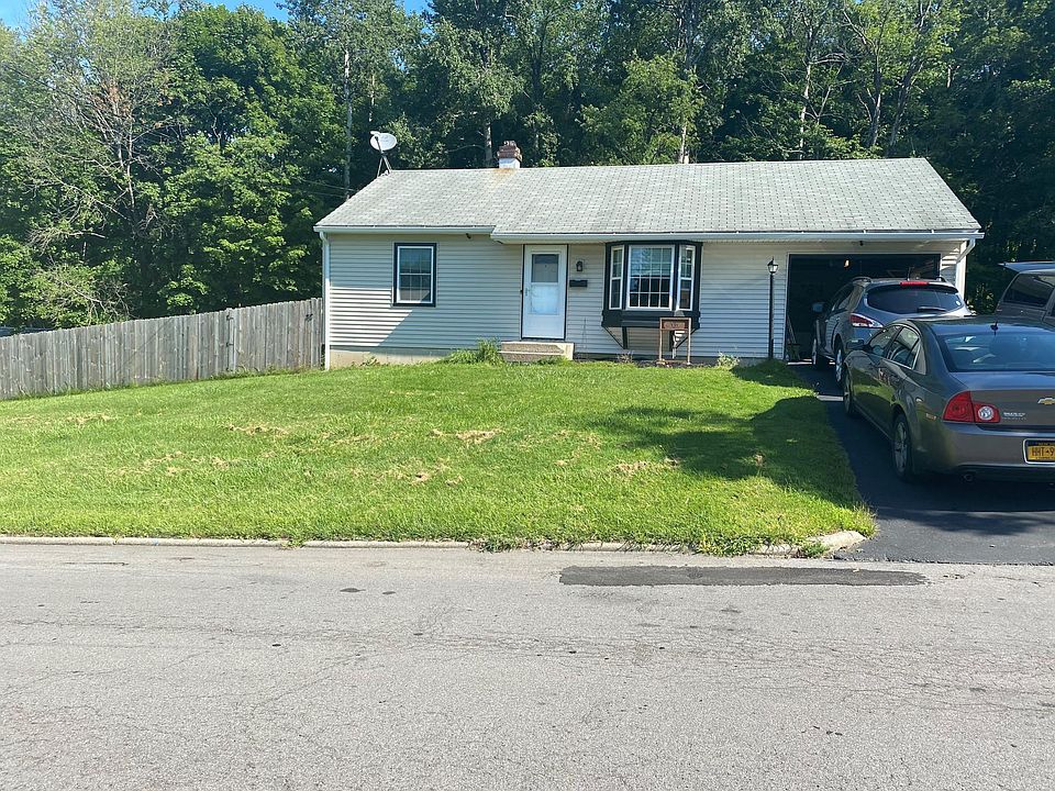 1st image of 131 Benedict Ave