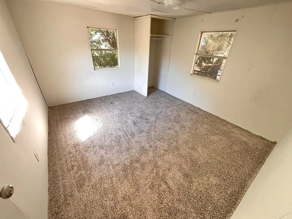 4027 Delree Street - 10 — Photo 2