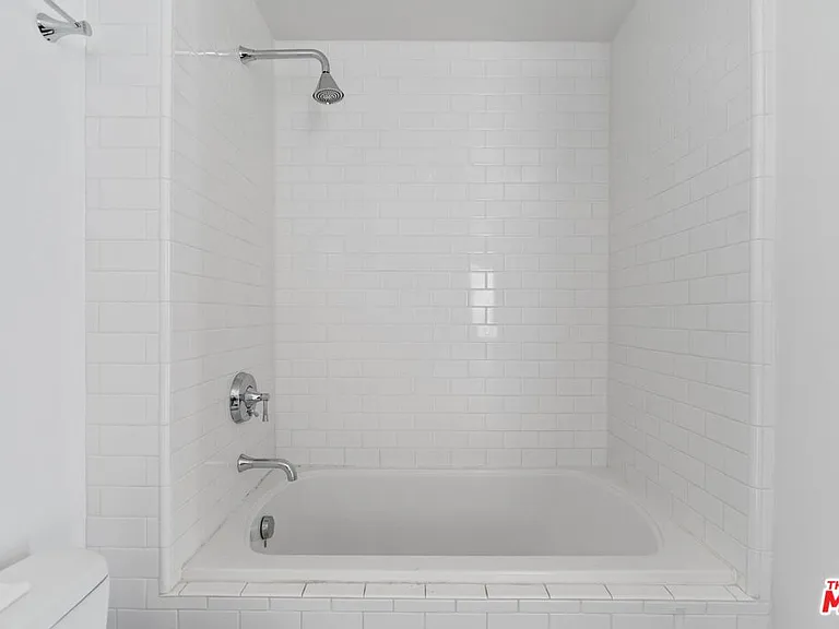 416 S Spring St #608 — Photo 19