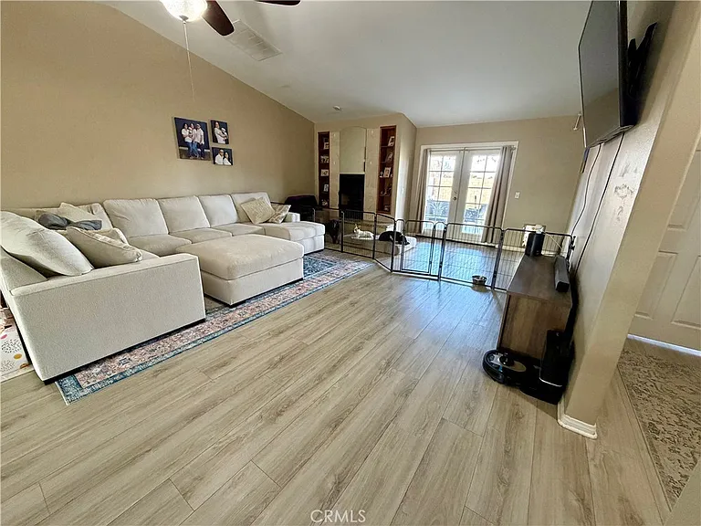 9725 Susan Ave — Photo 16