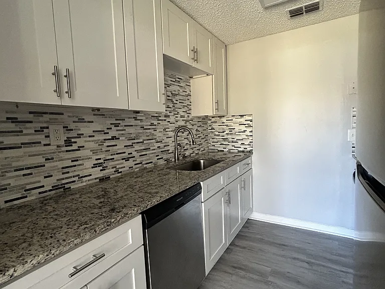8267 Yolanda Ct — Photo 3