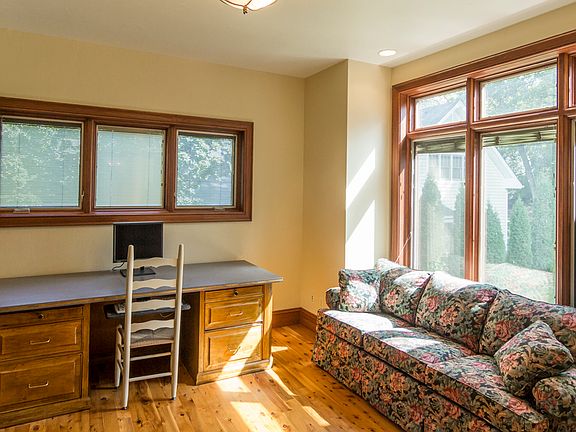 5th image of W1554 Sandstone Avenue