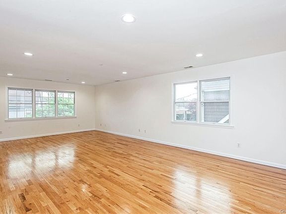 3rd image of 48 Parsons St #A