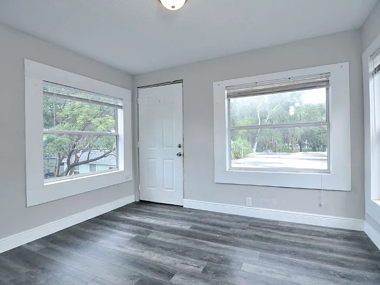 912 Hart St #B — Photo 12