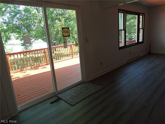 5th image of 167 Maple St