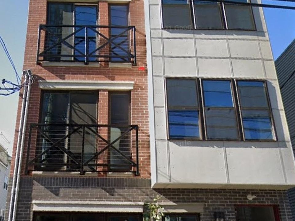 New building - Nice street